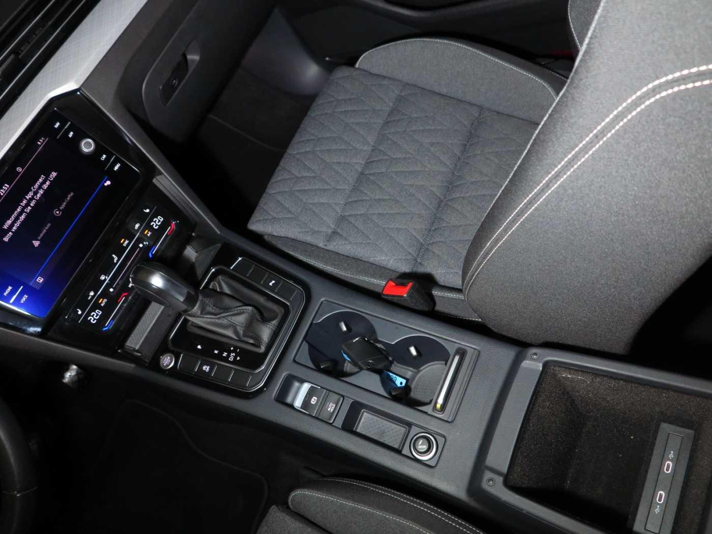 Volkswagen Passat Variant 2.0 TDI SCR DSG7 Business Navi
