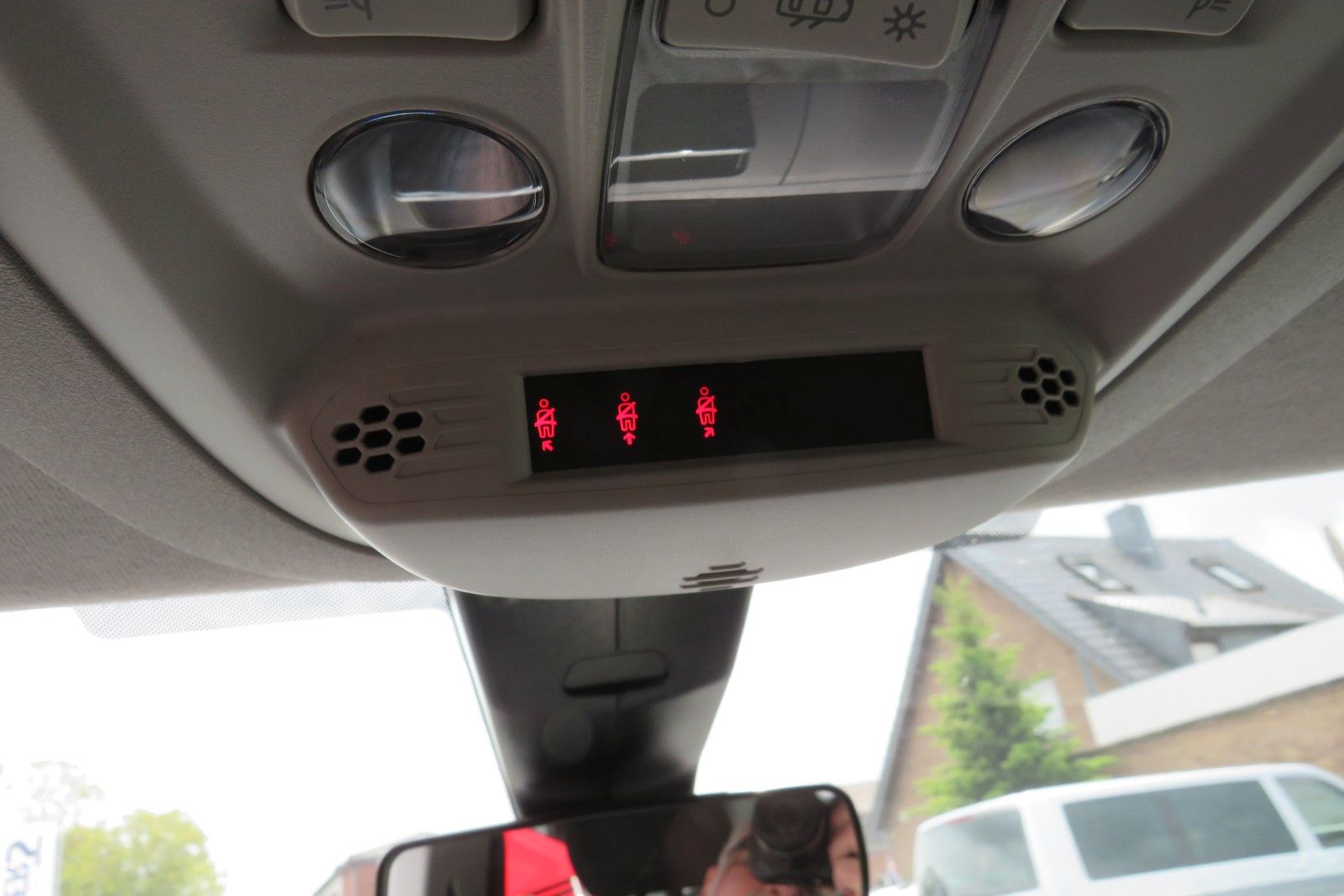 Fahrzeugabbildung Opel Combo Life E Edition NACI APP-CONNECT AHK 1.HD