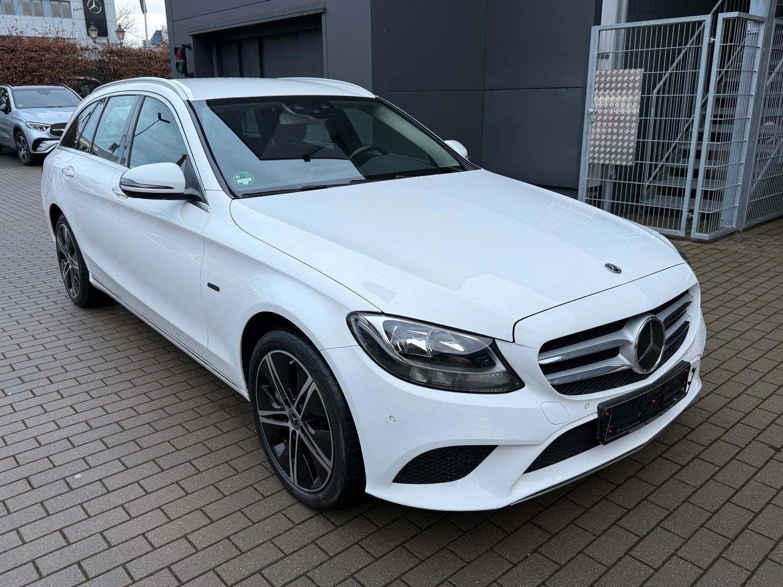 MERCEDES-BENZ C 300T Avantg. |Hybrid |Distronic | Standheizung