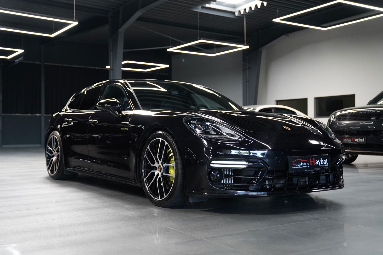 PORSCHE Panamera Sport Turismo 4 E Platinum-Sport Design