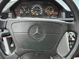 Mercedes-Benz E 320 Coupe einmaliger Zustand mit Scheckheft - Mercedes-Benz E 320: Sportwagen