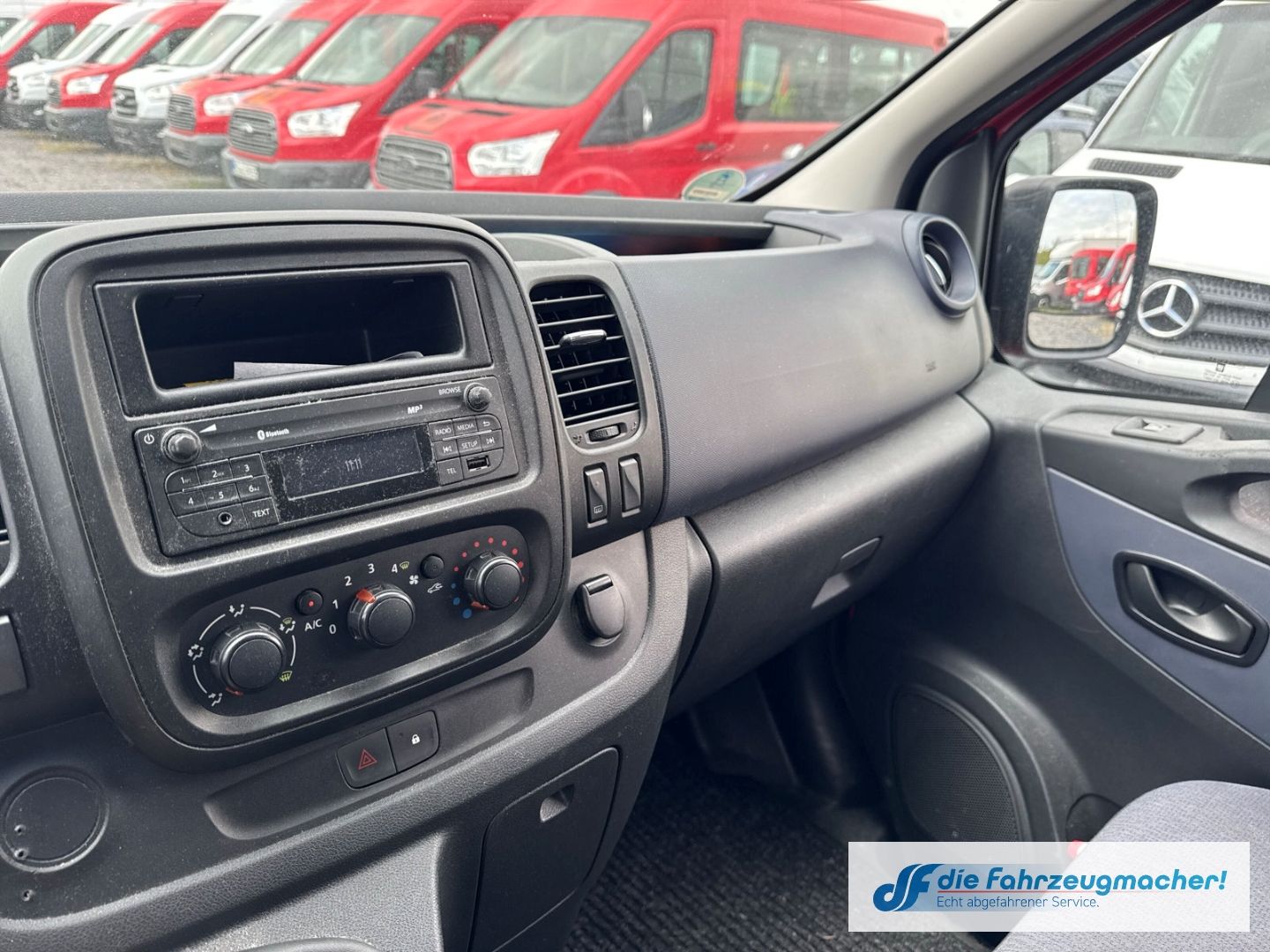 Fahrzeugabbildung Opel Vivaro B Kombi Combi 9Si. L1H1 2,7t *2672 *EXPOR