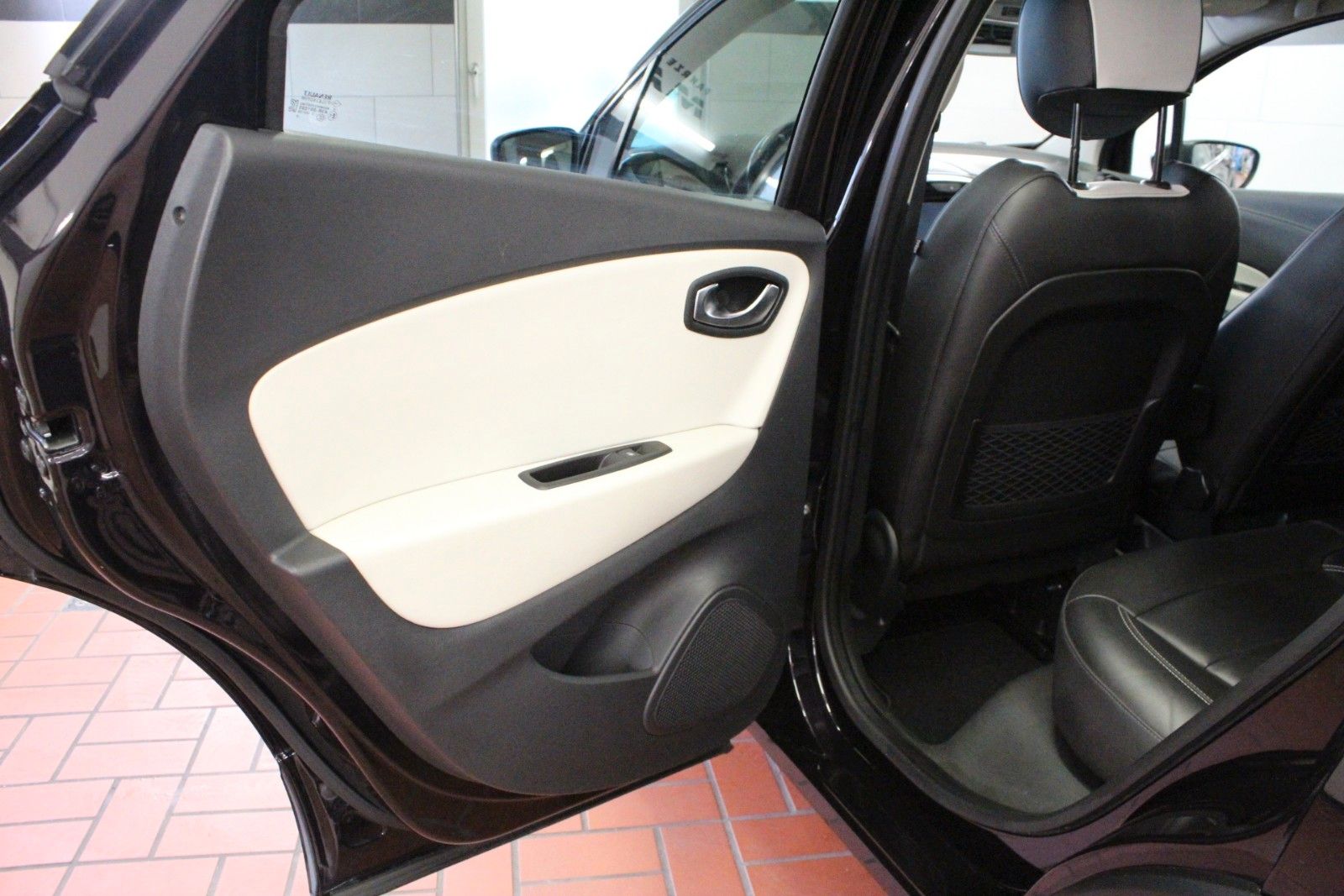 Fahrzeugabbildung Renault Captur TCe 120 EDC *Initiale Navi*Automatik*