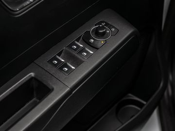 Ford Tourneo Courier 1.0 Titanium Assistenz-Paket