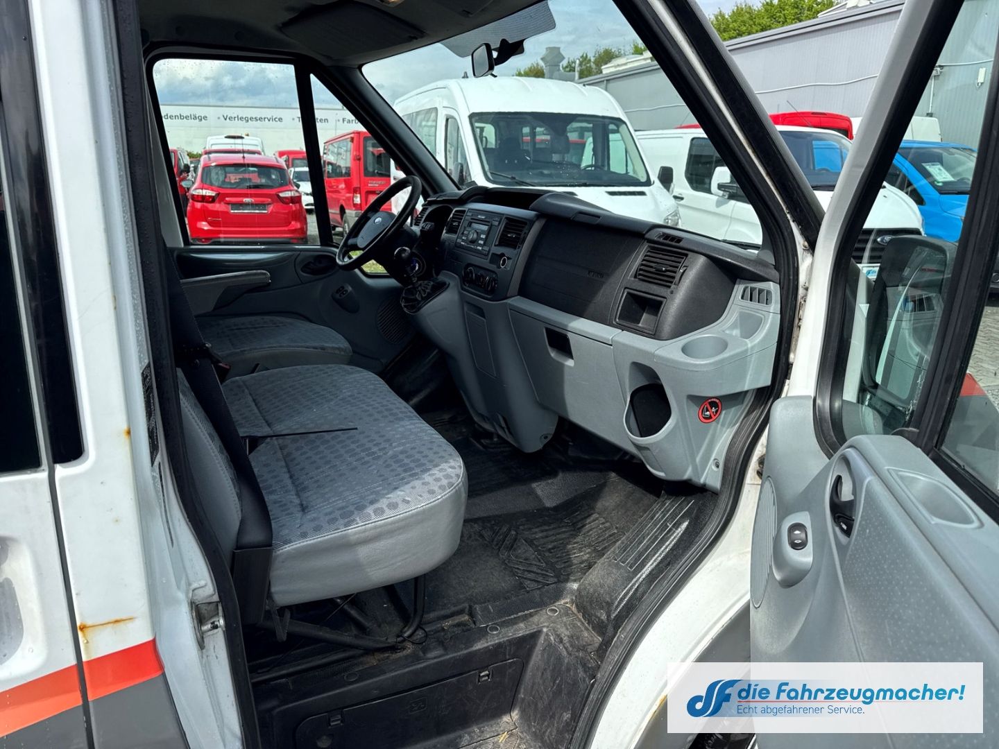 Fahrzeugabbildung Ford Transit Kombi FT 300 K 2.2 TDCi *EXPORT