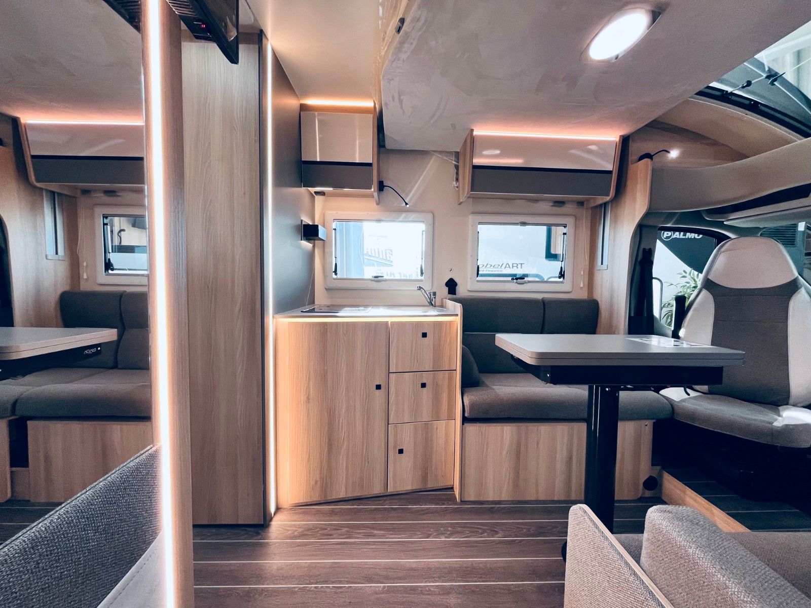 Fahrzeugabbildung NobelART T-7000 Modell 2026 HERBST DEALS