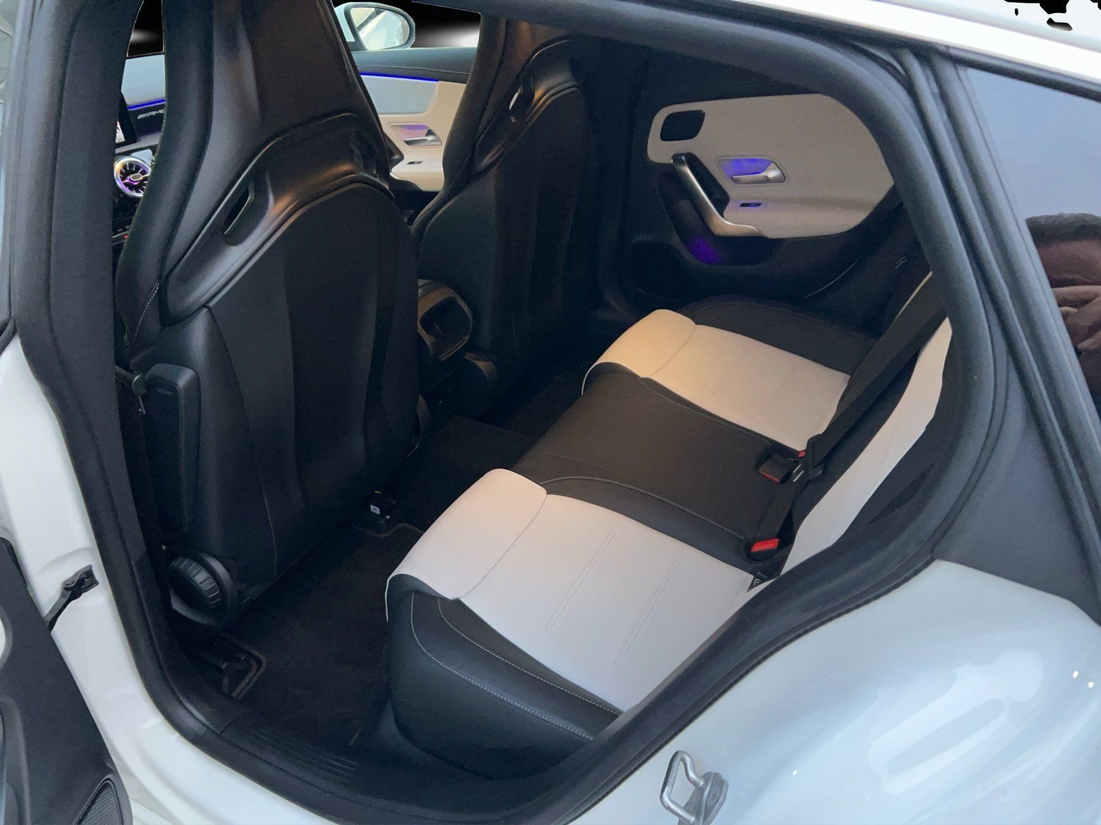 Fahrzeugabbildung Mercedes-Benz CLA 35 AMG SB Perf.Sitz LED Standhzg HighEndMBUX