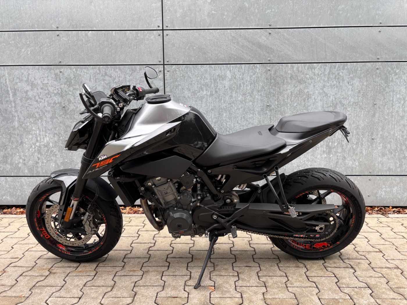 Fahrzeugabbildung KTM 790 Duke Akrapovic viel Zubehör