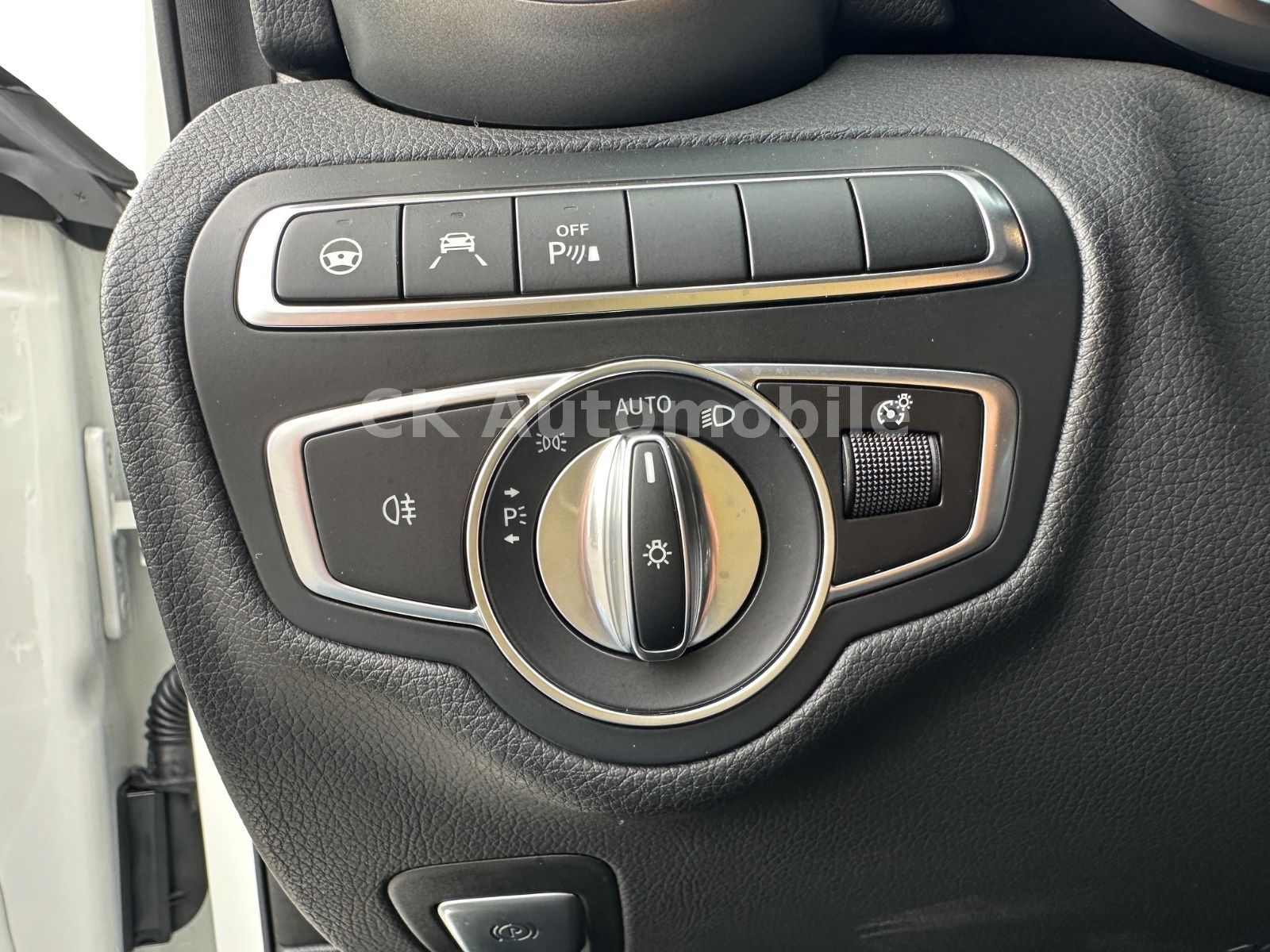 Fahrzeugabbildung Mercedes-Benz C300d T 4Matic Avantgarde/Burmeste/Navi/LED/360°