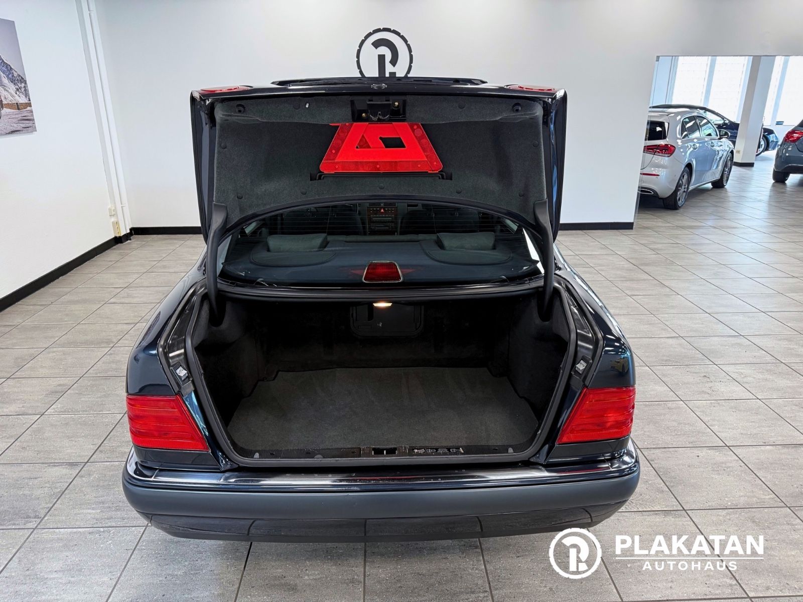 Fahrzeugabbildung Mercedes-Benz E 240 Xenon Automatik Klima V6 MB-Service