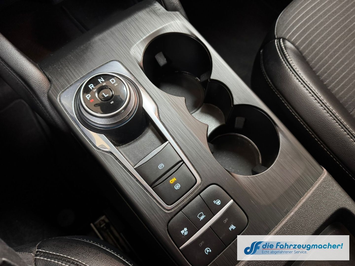 Fahrzeugabbildung Ford Kuga Titanium X HUD Navi Digitales Cockpit Sound