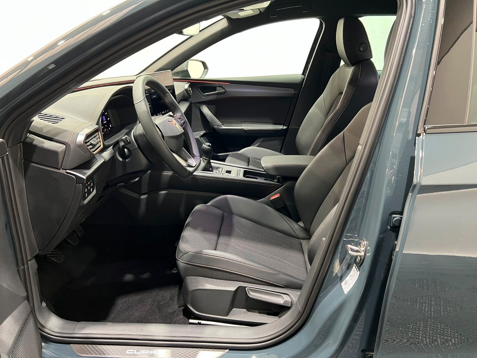 Fahrzeugabbildung CUPRA Leon Sportstourer 1.5 TSI - ACC - Keyless - RFK