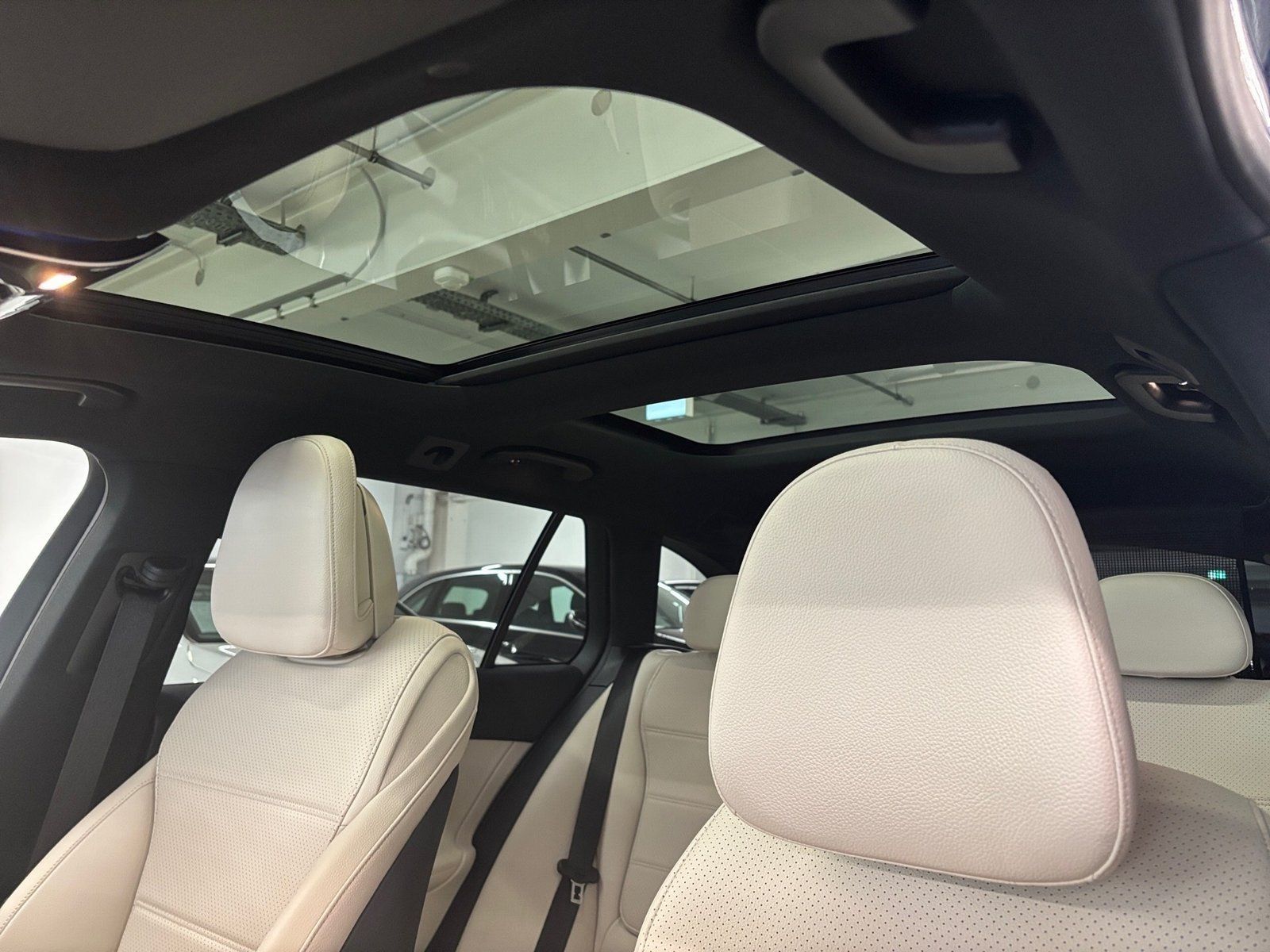 Fahrzeugabbildung Mercedes-Benz C 300 e T*DISTRONIC*HuD*Burmester*Pano-Dach*LED*