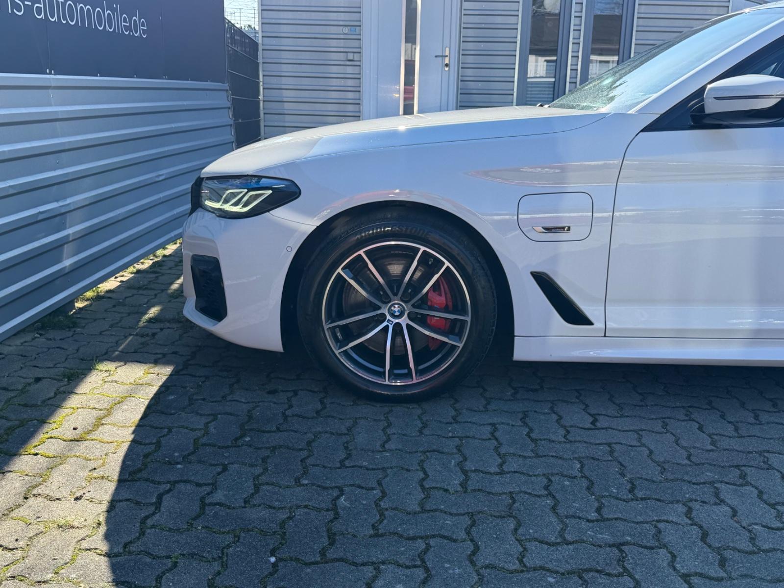 BMW 530 e M Sport Touring HUD Laserlicht Soft-Close