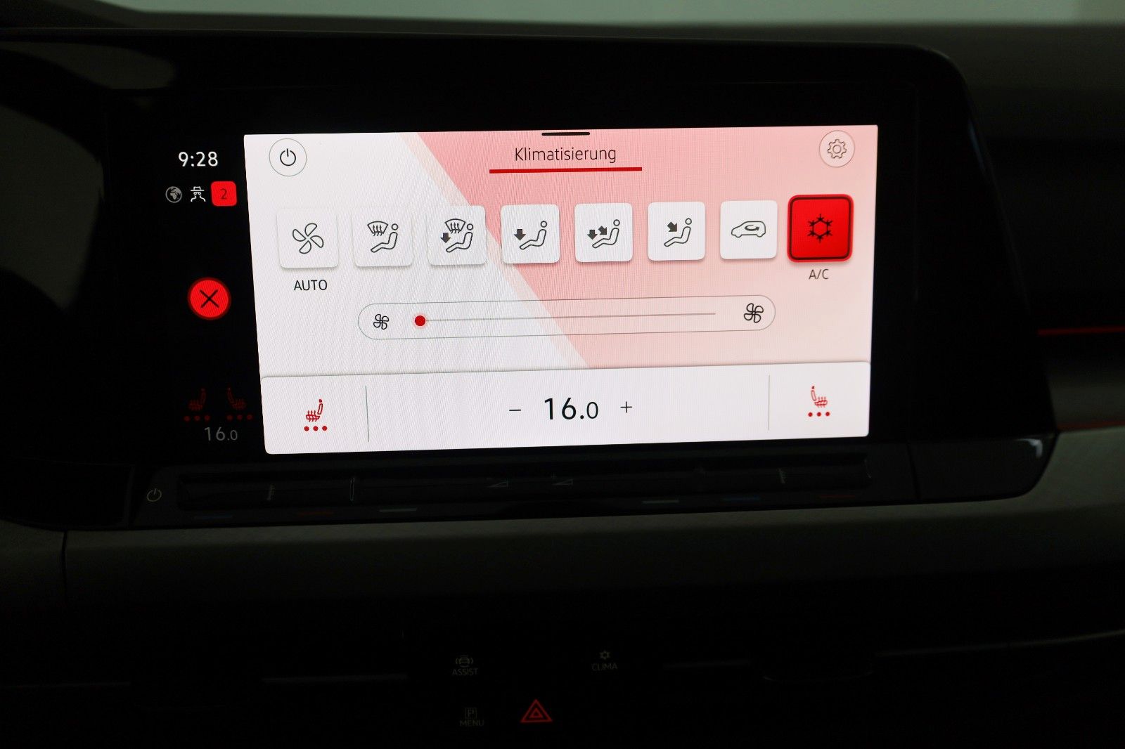 Fahrzeugabbildung Volkswagen Golf VIII Variant LIFE Navi,LED,Kamera,SH,PDC