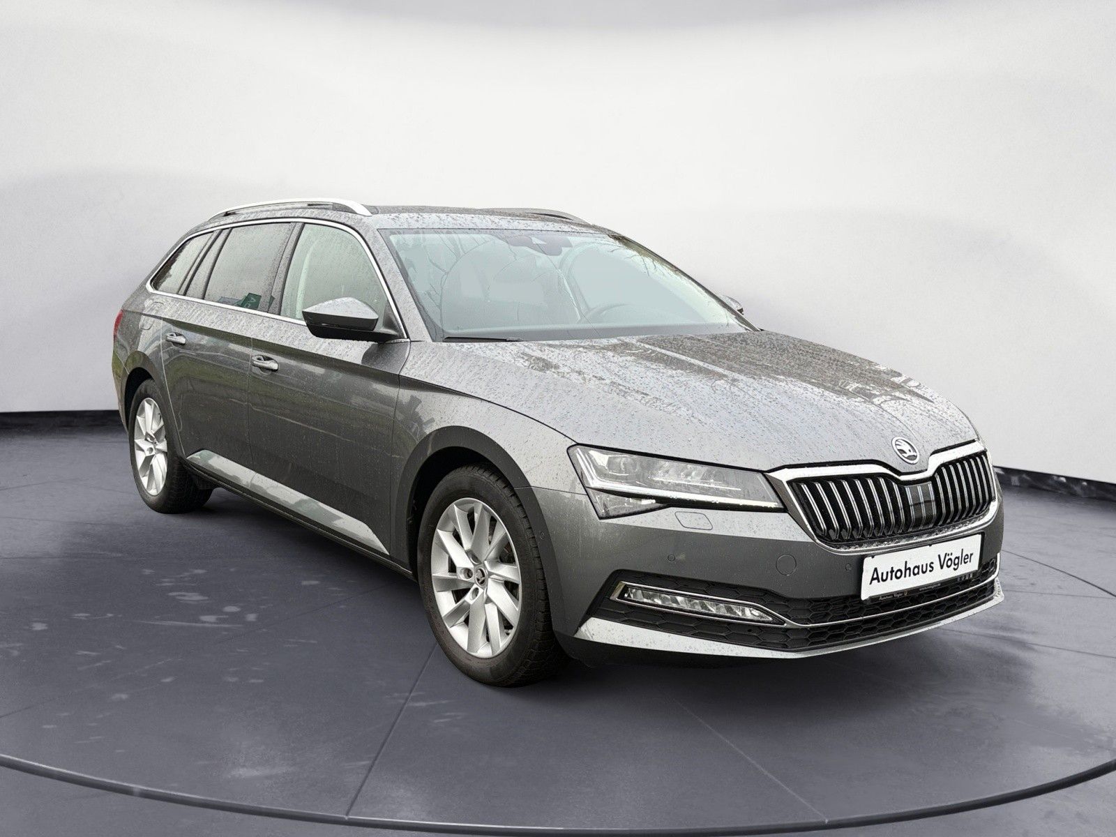 Superb Combi 2,0 TDI DSG Style Matrix Kamera ACC