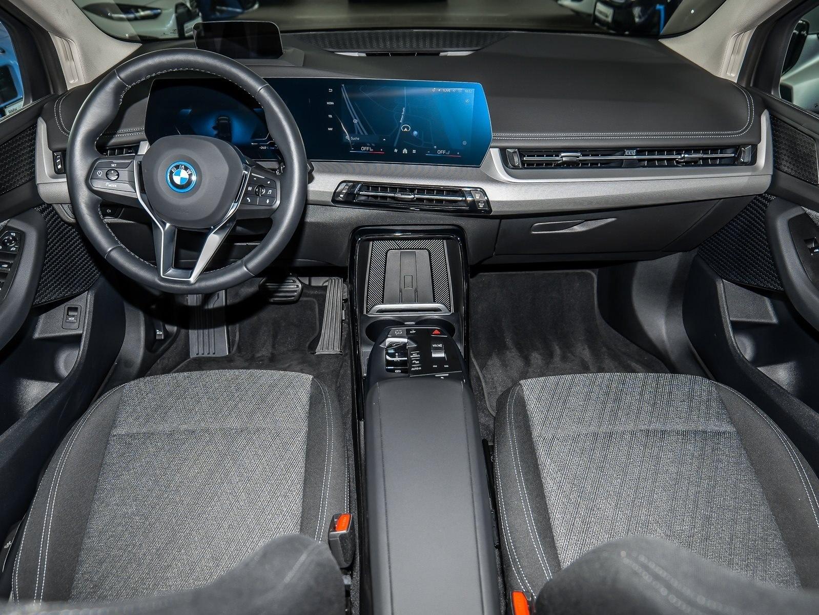 BMW 230e xDrive ActiveTourer AHK HeadUp 360 Grad ACC