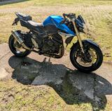 Suzuki GSR 750 - SUZUKI GSR 750