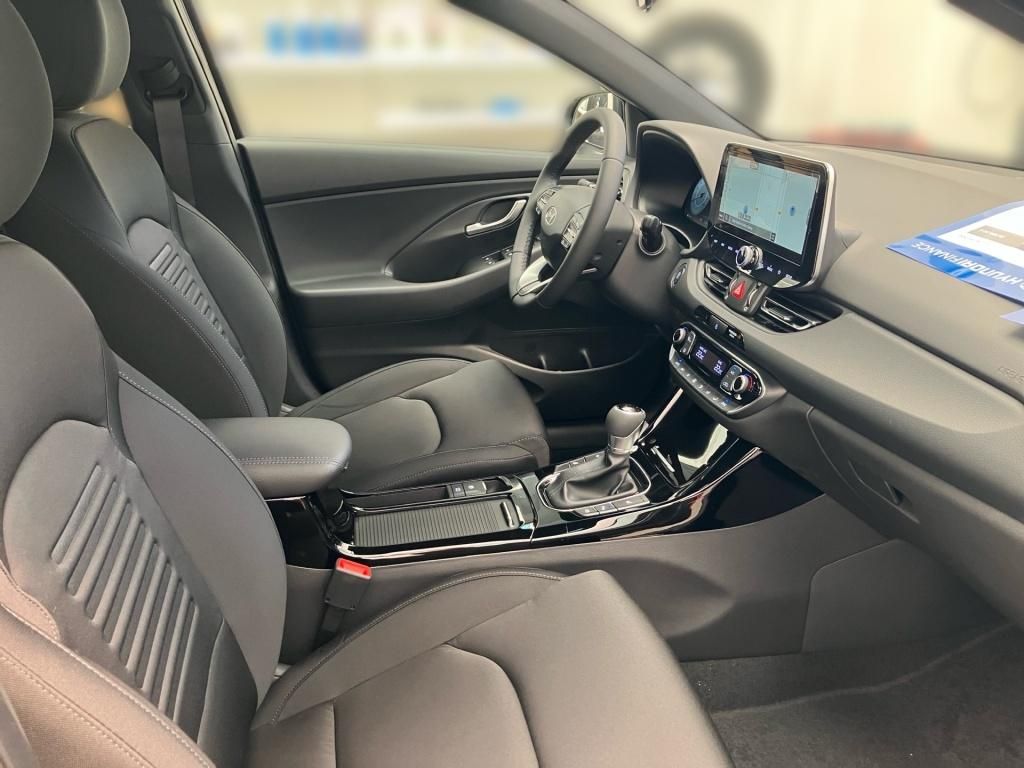 Fahrzeugabbildung Hyundai i30 5-Türer 1.0 T-GDI 7-DCT Advantage 2xKlima