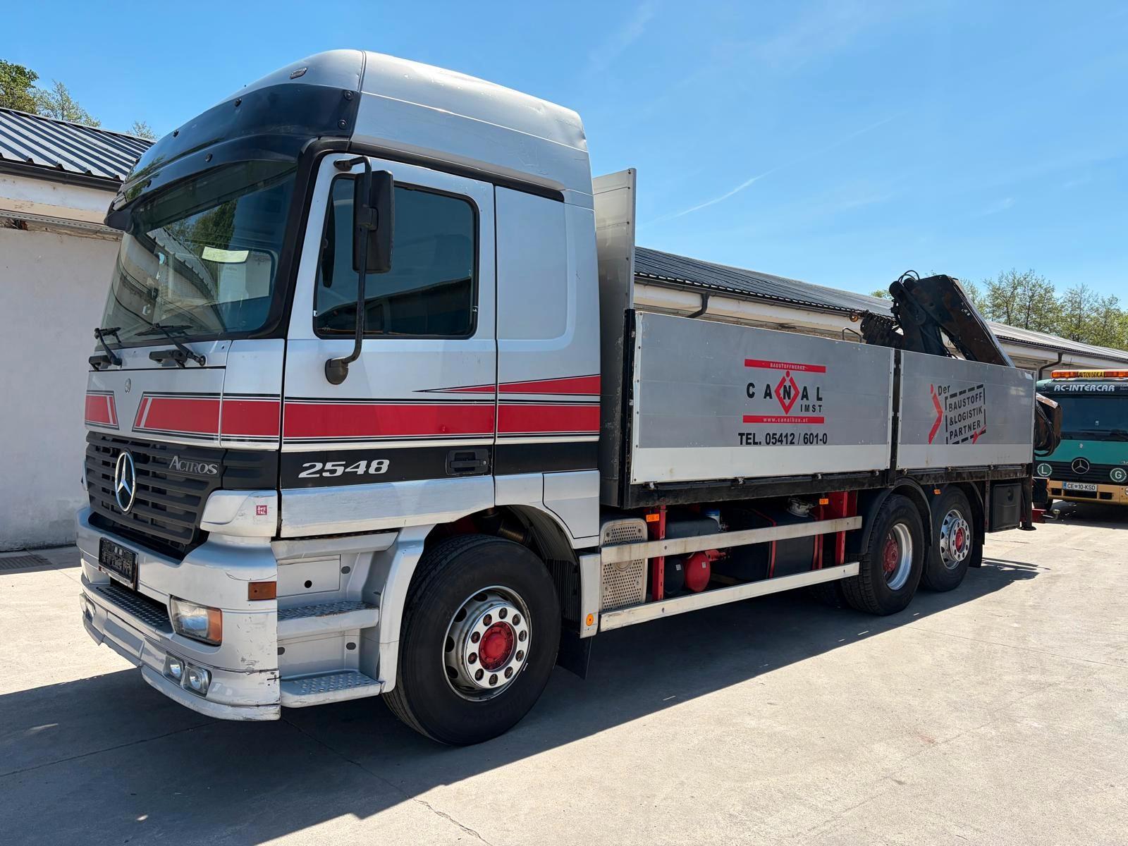Mercedes-Benz ACTROS 2548 V8 HIAB 220-5 MIT FUNK