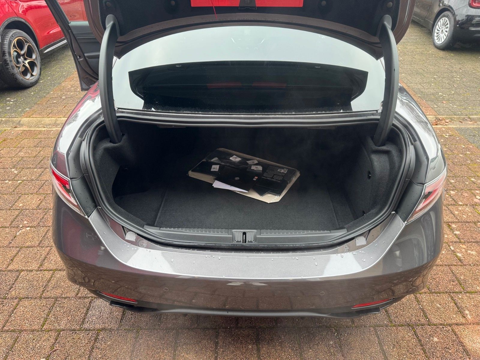 Fahrzeugabbildung Alfa Romeo Giulia 2.0 Veloce AT8-Q4 MEMORY LEDER NAVI KAMER