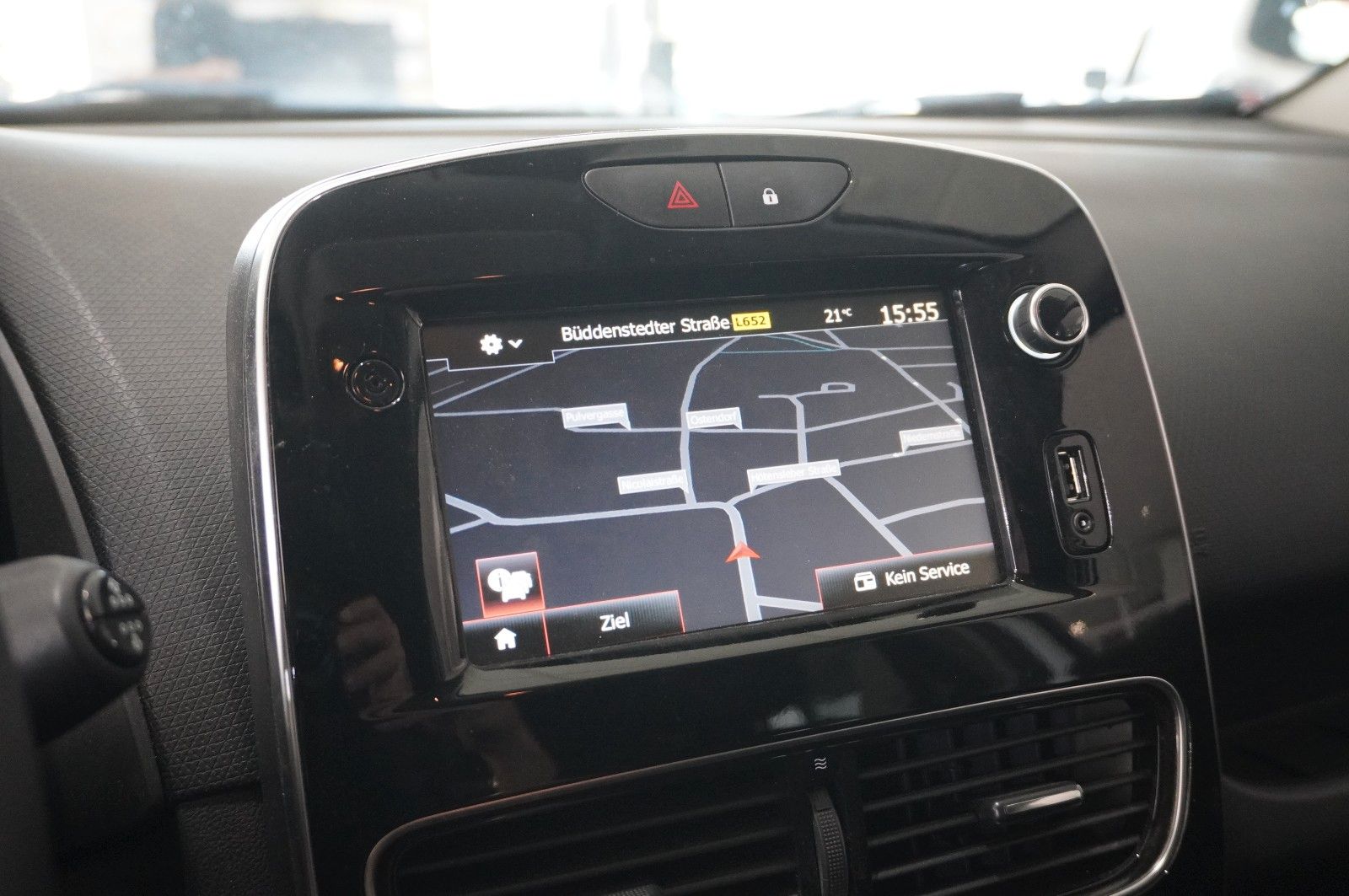 Fahrzeugabbildung Renault Clio IV Grandtour 0.9 TCE LIMITED NAVI/LED/DAB+