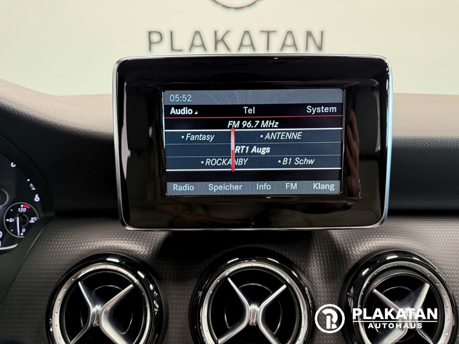 Fahrzeugabbildung Mercedes-Benz A 180 Style Bi-Xenon 1Hand MB-Service