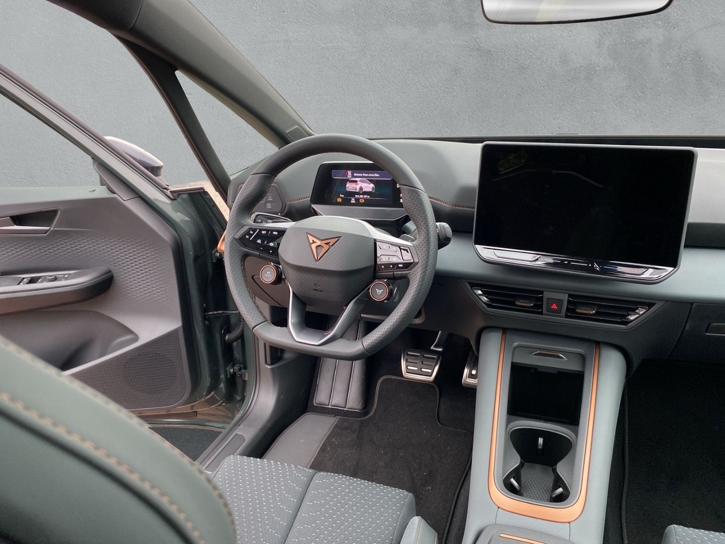 Fahrzeugabbildung CUPRA Born VZ 240 KW 79 kWh*NAVI*PANO*CAM*Sportsitze*N