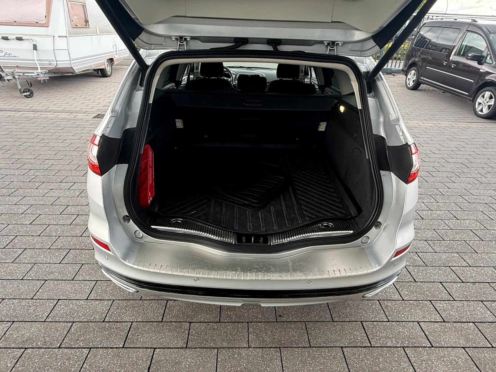 Fahrzeugabbildung Ford Mondeo Turnier Titanium