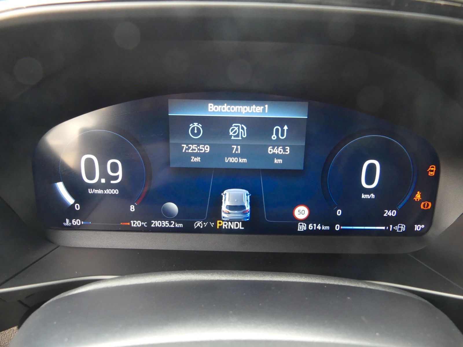 Fahrzeugabbildung Ford Focus Turnier ST-Line X