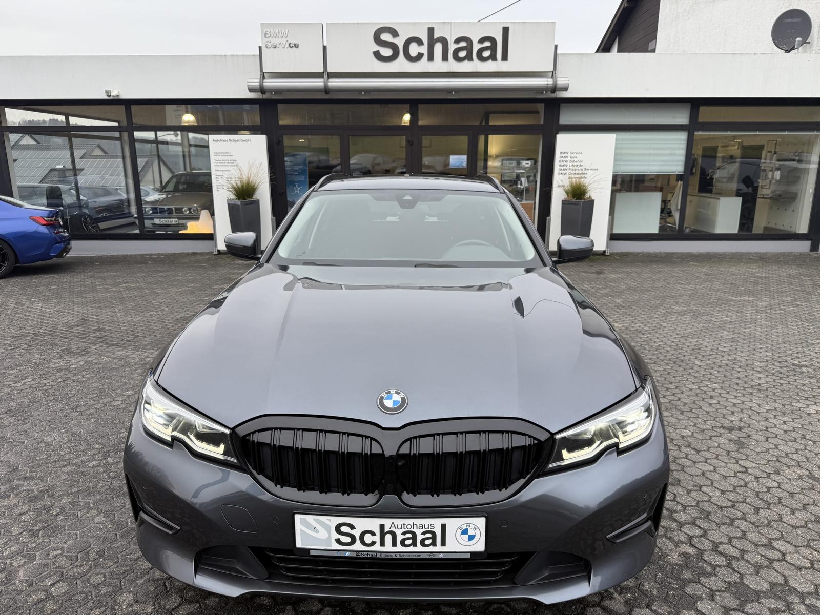 BMW 320i A Touring Advantage Navi AHK LED PDC SHZ
