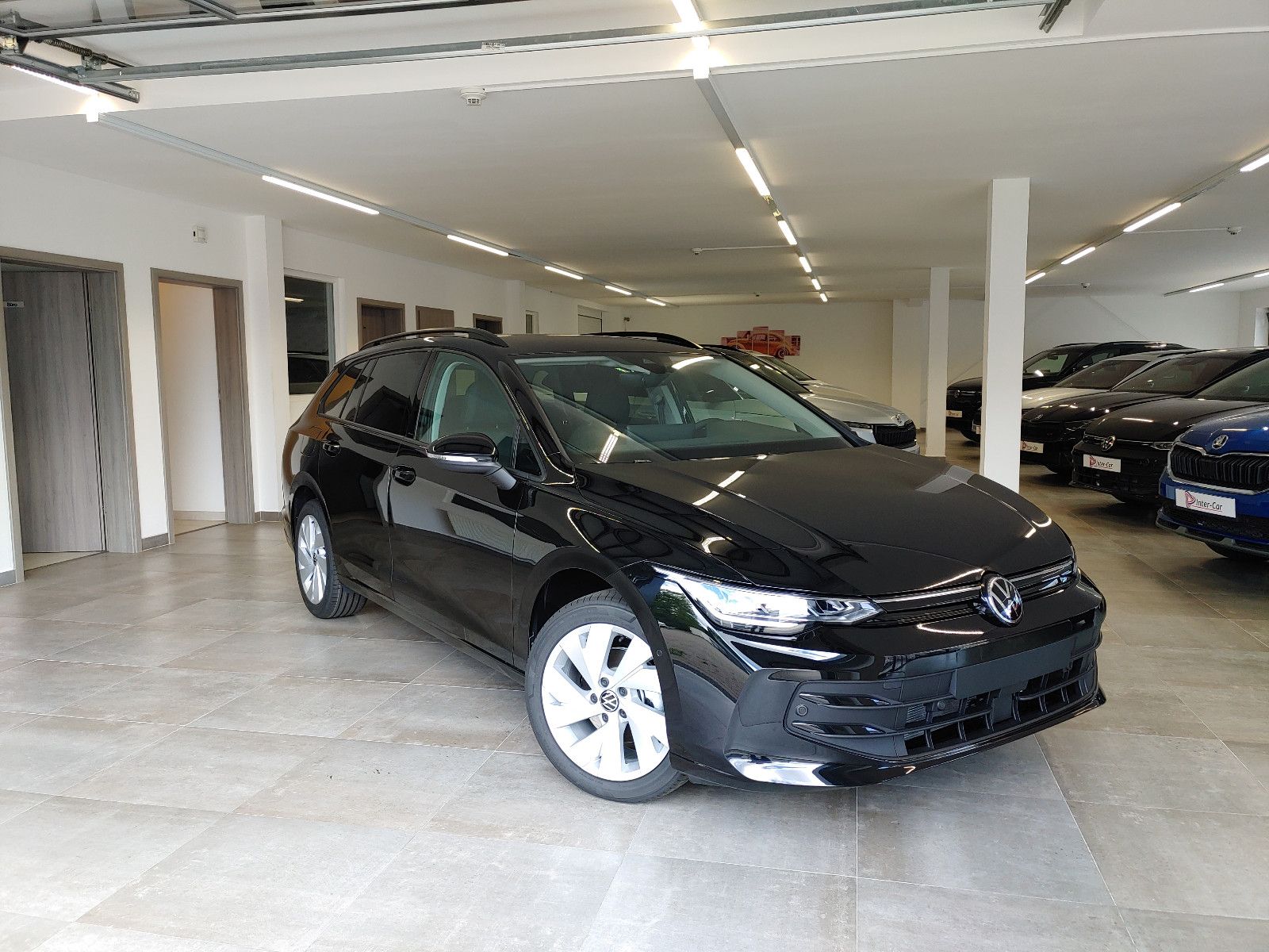 Volkswagen Golf 1.5 eTSI DSG Life Variant AHK/EasyOpen/ACC imagem 2