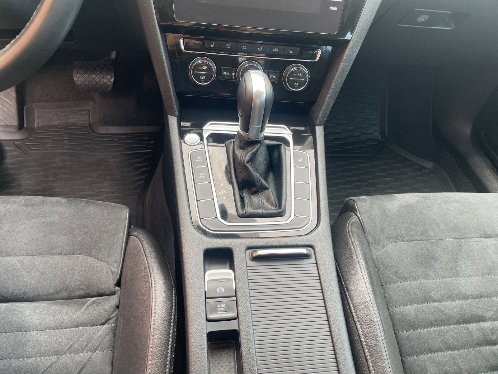 Fahrzeugabbildung Volkswagen Passat Variant Highline/1.Hand/Navi/Kamera/Shz