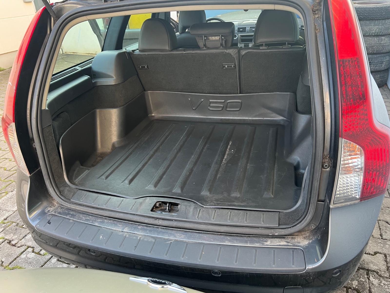 Volvo V50 T5 Summum Vollausstattung Bi Xenon 