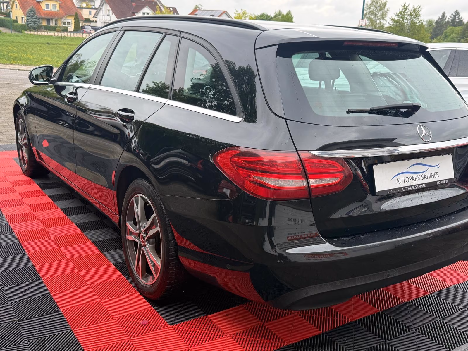 Mercedes-Benz C200 2015 — photo 15