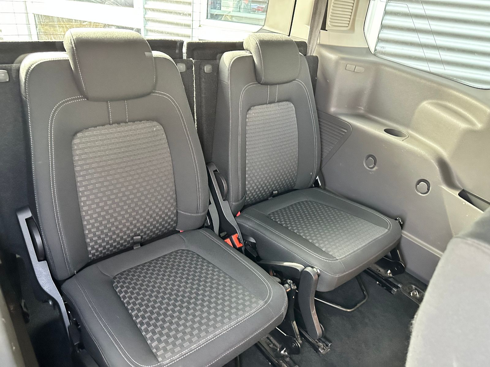 Fahrzeugabbildung Ford GRAND TOURNEO CONNECT*7 SITZER+AUTOM*