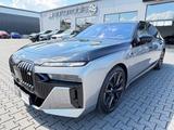 BMW M760e*xDrive*Two*Tone*Individual*3xTV*SkyLounge* - BMW M760 Plug-in Hybrid (PHEV) Gebrauchtwagen