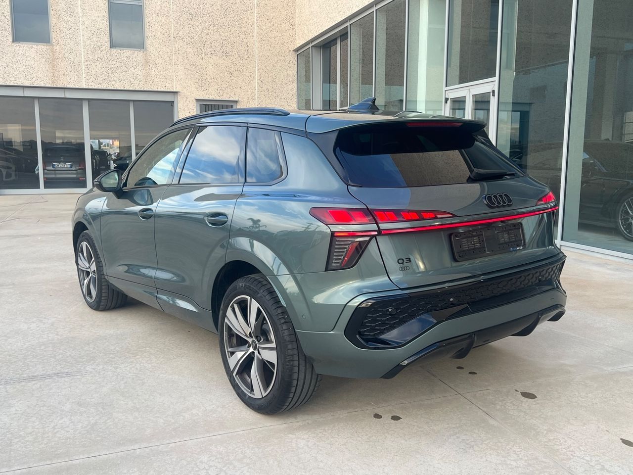 Audi Q3 1.5 150CV tfsi mhev S line s-tronic - po imagem 3