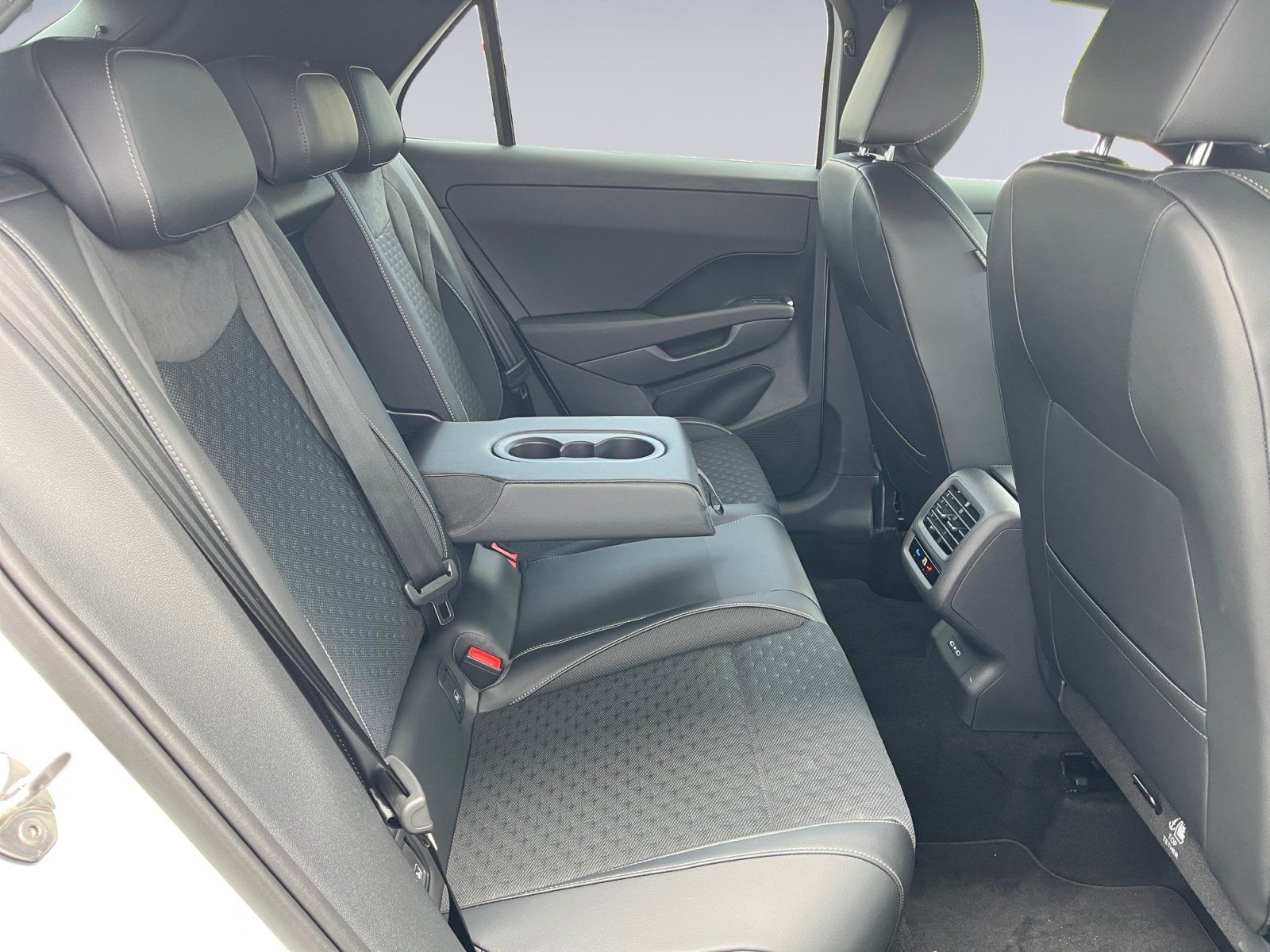 Volkswagen T-Roc - Bild 8