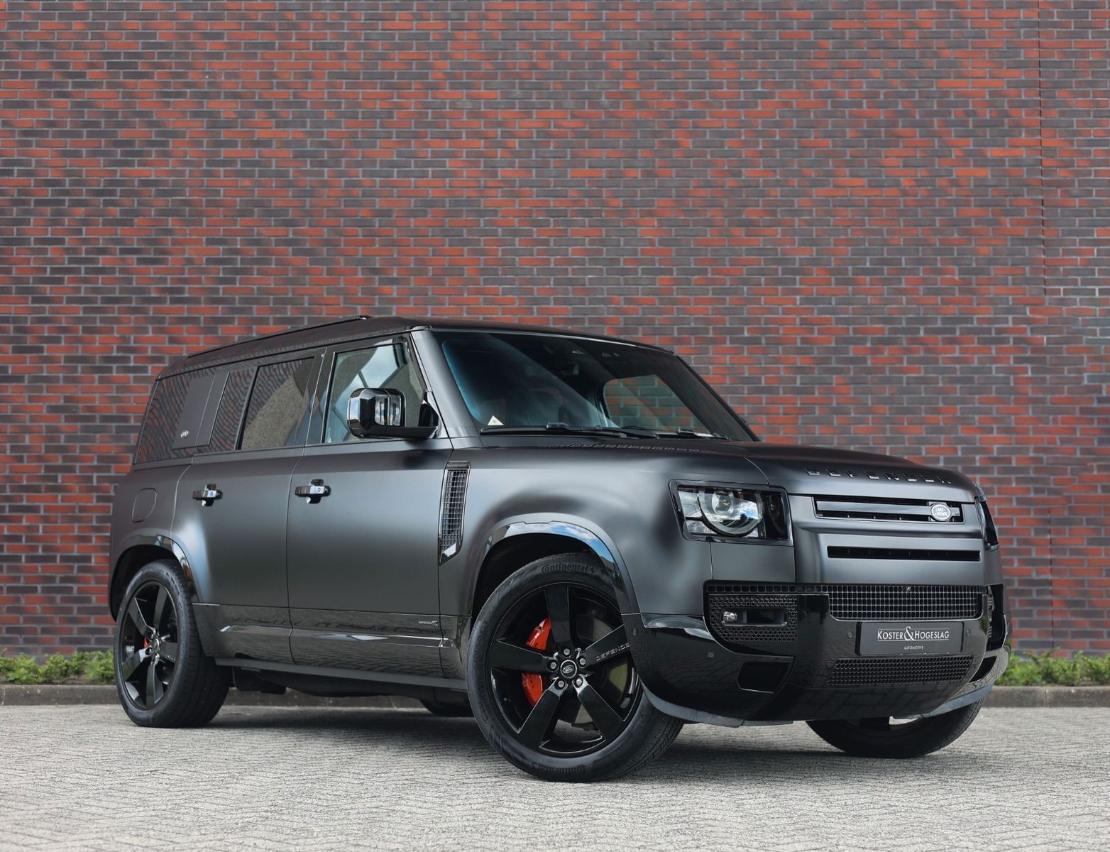Land Rover Defender P400e X | Pano - AHK - Meridian