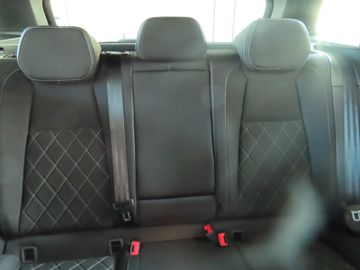 Fotografie 8 des Skoda Karoq Sportline 1.5 DSG 5-J.Garantie Matrix Navi