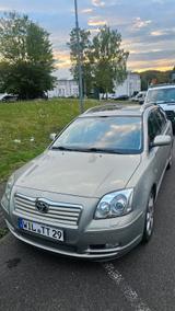 Toyota Avensis 2.4 Automatik | 2004 | Top-... - Toyota Avensis aus 2004: Kombi