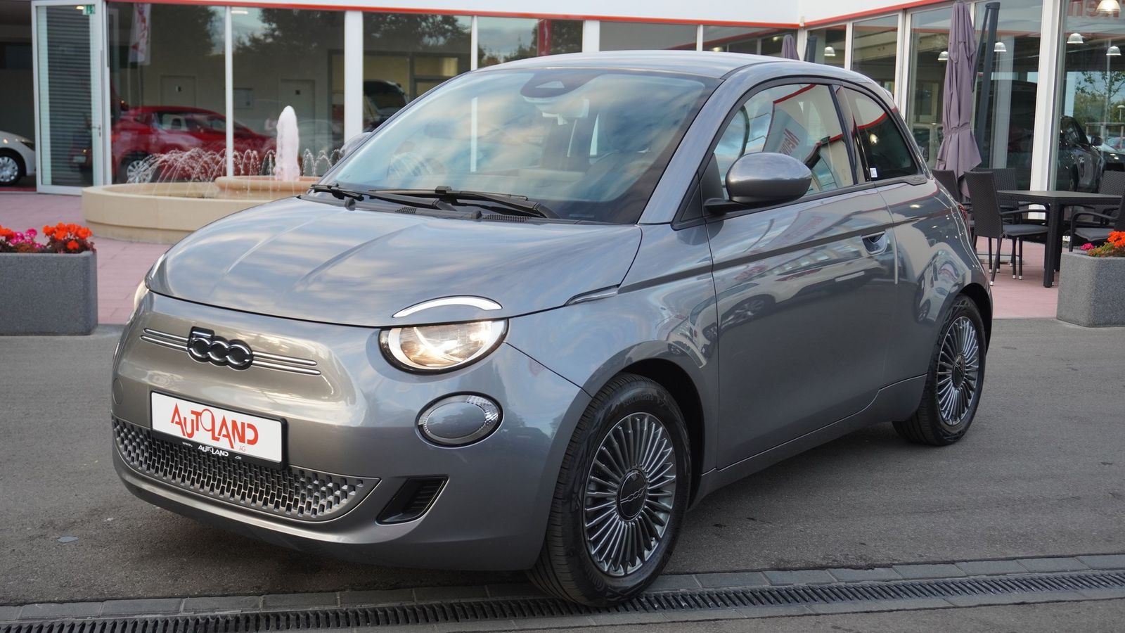 Fiat 500 e Icon Navi Android Apple Spurhalte Tempomat