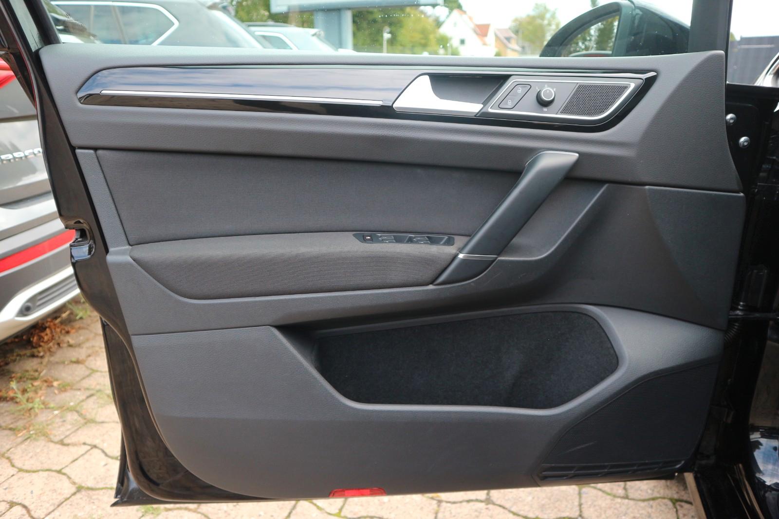 Volkswagen Golf Sportsvan VII Highline *2.HD|DSG|XENON|RFK*