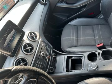 Mercedes CLA 200 - 12
