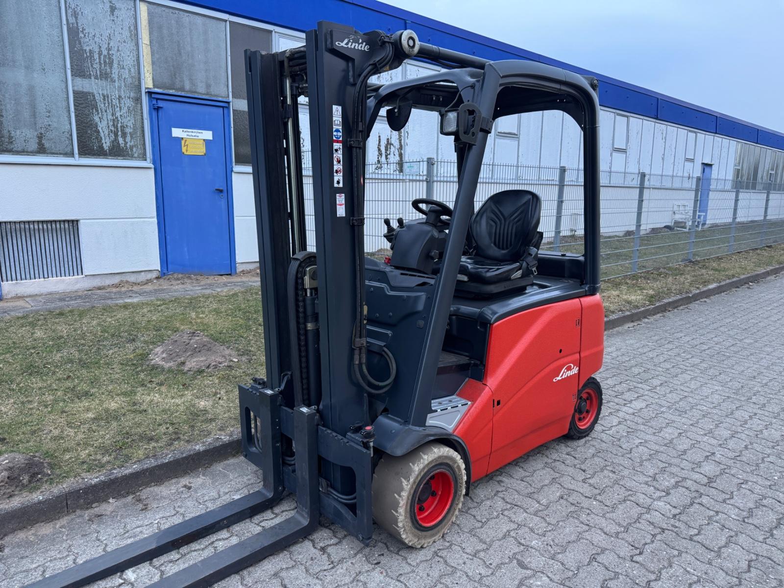 Linde E20PH Elektro 4-Rad Triplex Seitenschieber