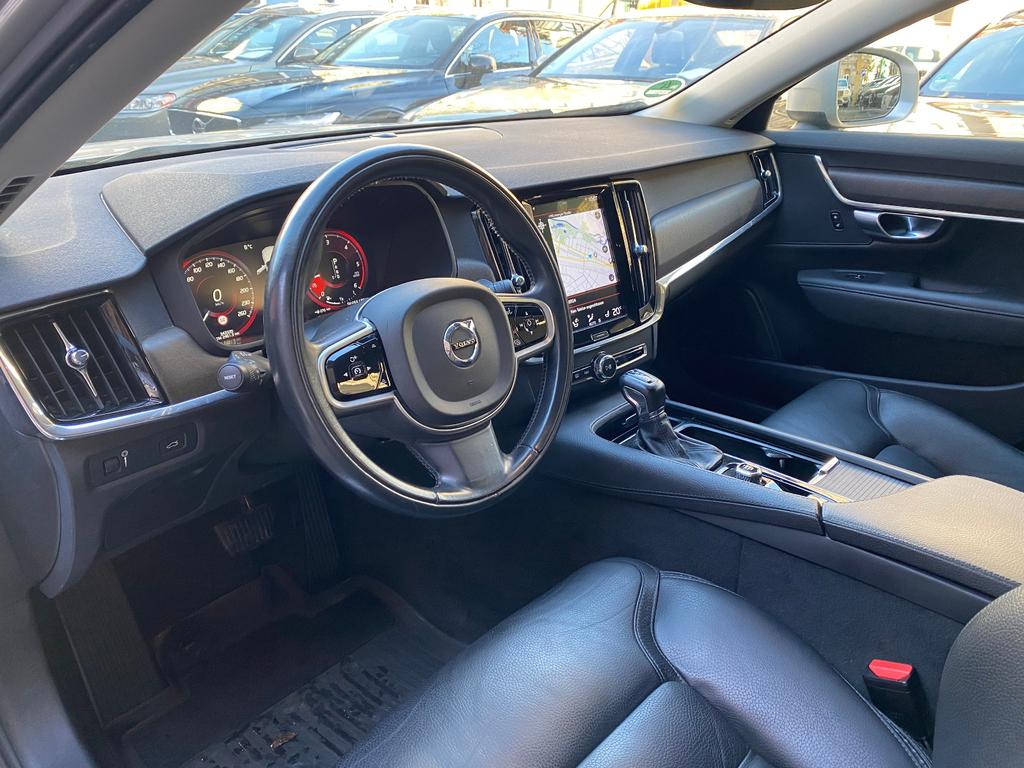 Volvo V90 Cross Country