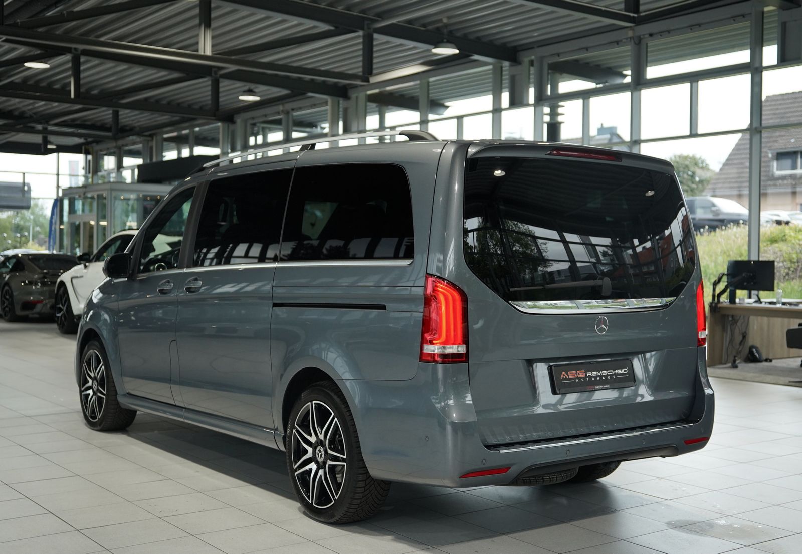 Mercedes Benz V 250