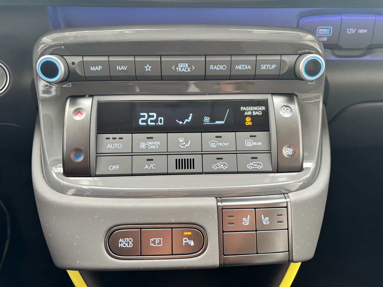 Fahrzeugabbildung Hyundai INSTER Cross 49kWh Effizienz-Paket/NAVI/SHZ!