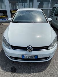 Volkswagen Golf - 1
